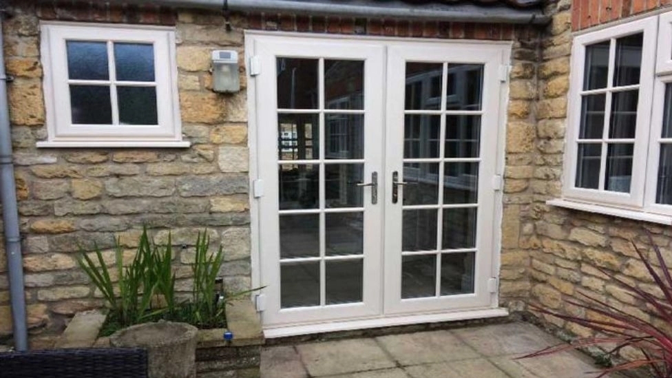 درب و پنجره آلومینیومی دوجداره چیست؟